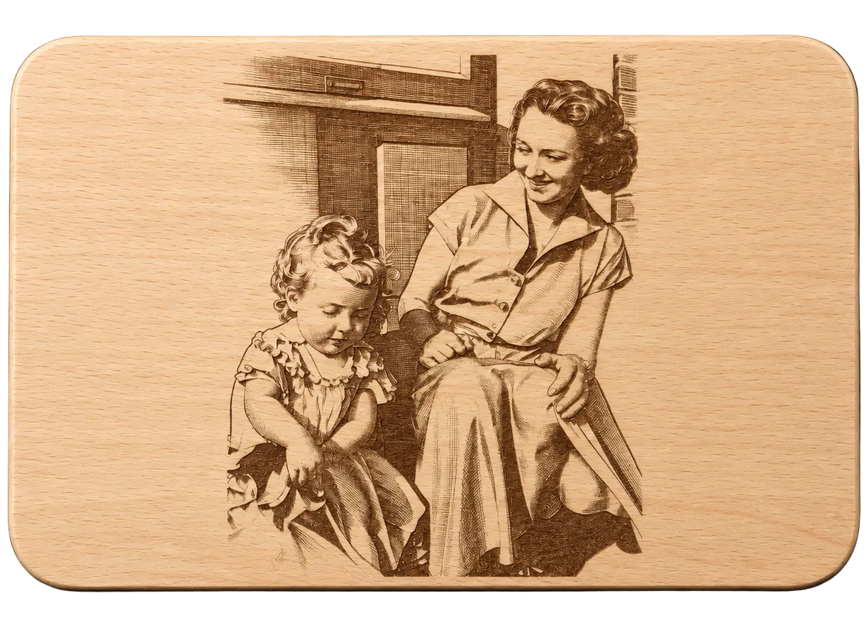 Frühstücksbrett aus Buche mit Gravur eines alten Familienfotos: Großmutter mit Kleinkind